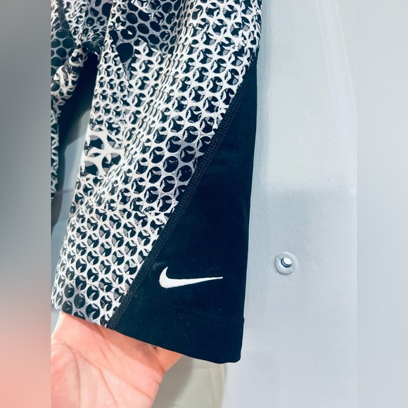 Nike Swim Boys' Nova Spark Poly Print Jammers Black size Med NWT - Picture 2 of 7